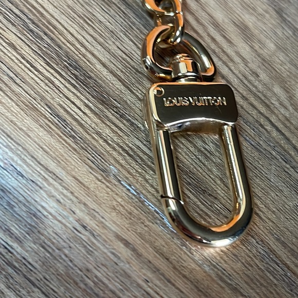 NEW Authentic Louis Vuitton Anokre Key Chain & Louis Vuitton Box Case - Picture 6 of 15